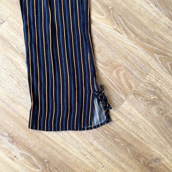 Lulus Navy Campbell Striped Cropped Pants. Size Medium - Picture 6 of 13